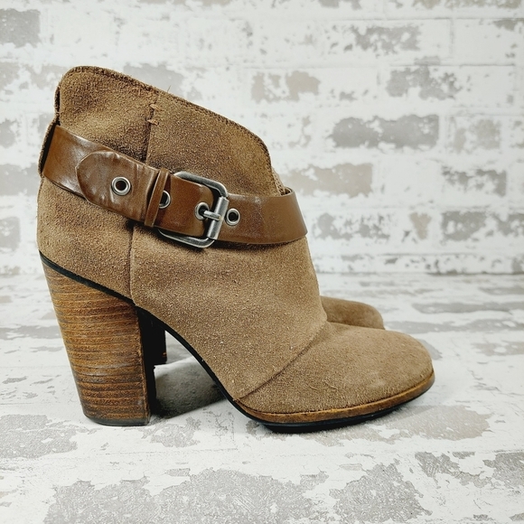 BCBG Tan Leather Block High Heels Buckle Ankle Boots V674 - Picture 5 of 13